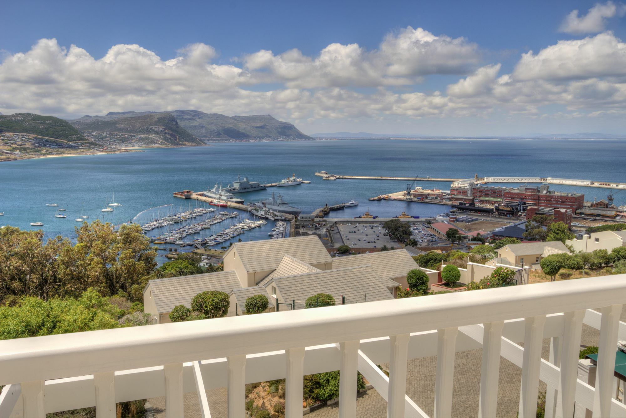 Penguin Palace Simon's Town Exterior photo